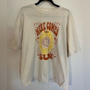 HERE COMES THE SUN Super Soft Cream Graphic T-Shirt with Sun Design